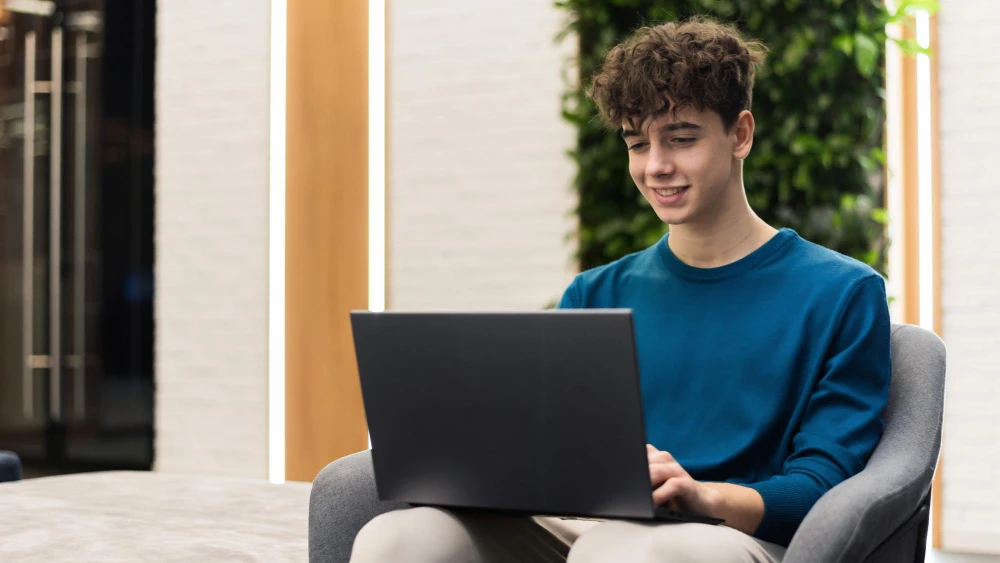 How To Make Lessons More Engaging For Students (6 Tips From Professional Tutors)